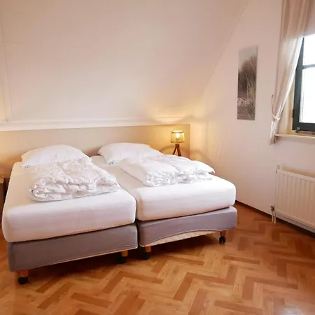 Bungalowpark “de Buitenplaats” Villa *