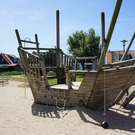 Villa Bungalowpark “de Buitenplaats” *